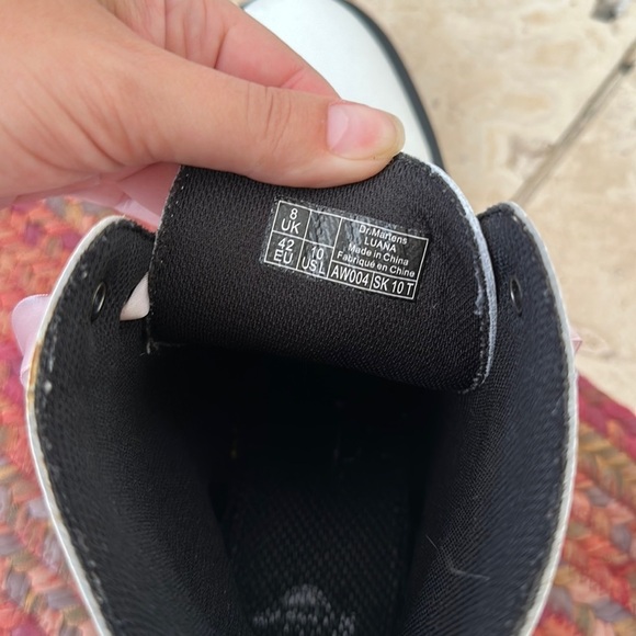 WHITE DR MARTEN AIR WAIR LUANA BOOTS W BALLERINA PINK LACE SHOE LACE - Picture 2 of 7